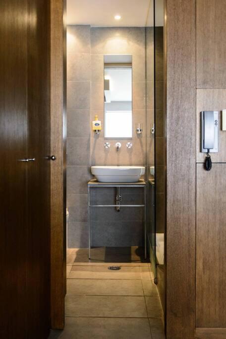 City Lux2Modern Apartment Next To Kerameikos Metro เอเธนส์ ภายนอก รูปภาพ